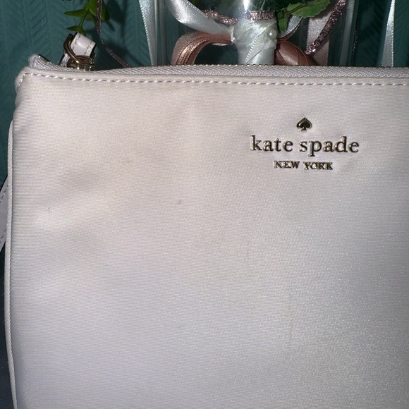 EUC - Kate Spade Chelsea Medium Wristlet - Picture 8 of 11